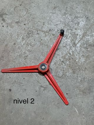 NIVEL TRIANGULAR