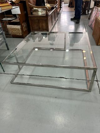 Preciosa mesa de centro acero cristal diseño único