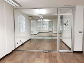 Oficina en venta en Puerto Chico en Santander