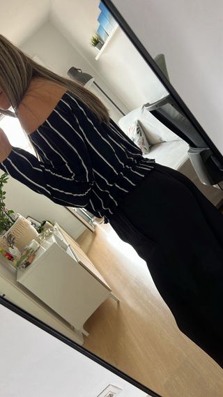 Blusa rayas azul y blancas
hombros descubiertos