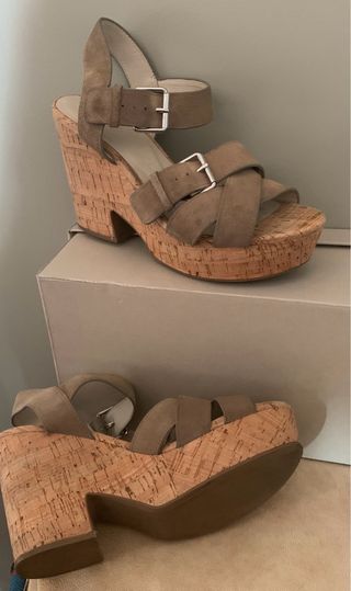 Sandalias cuña beige
