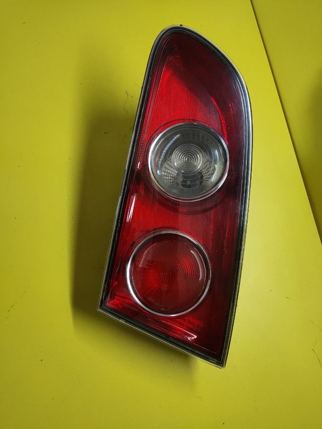 PILOTO TRASERO DERECHO PORTON SEAT CORDOBA