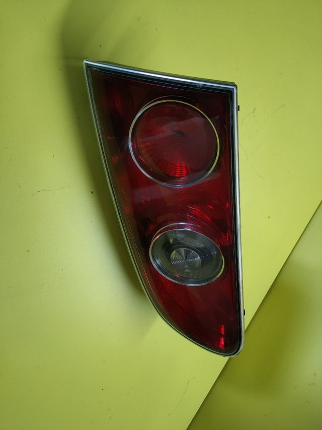 PILOTO TRASERO DERECHO PORTON SEAT CORDOBA