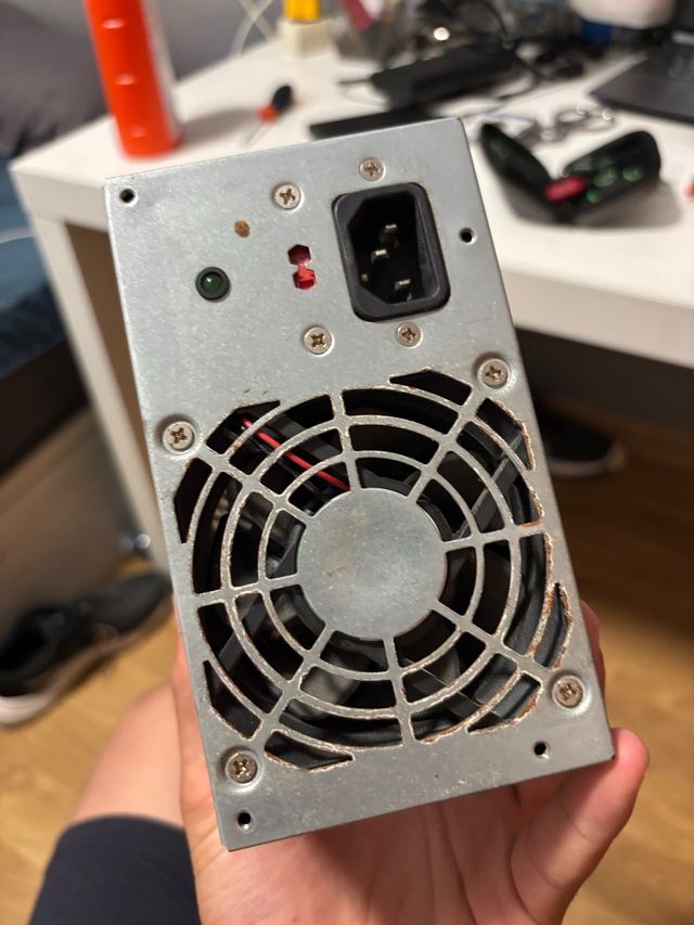Fuente alimentación PC usada