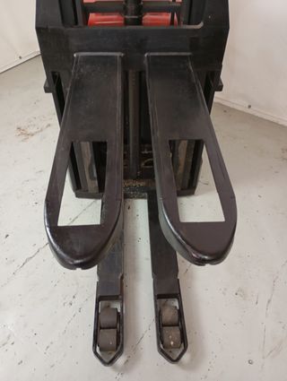 Apilador eléctrico -306