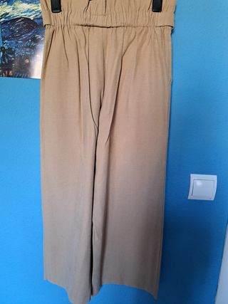 Pantalones 7/8 talle alto beige acampanados