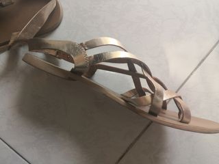 Sandalias Springfield doradas