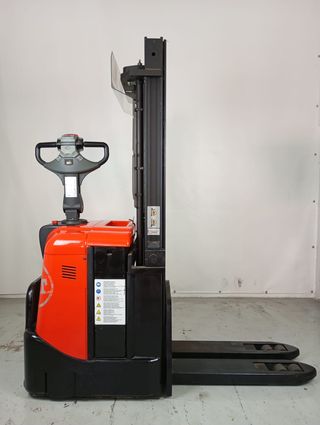 Apilador eléctrico-306