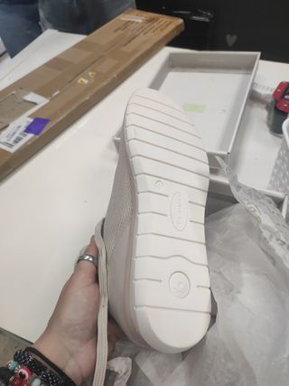 Tamaris Beige Sneakers - NUEVOS