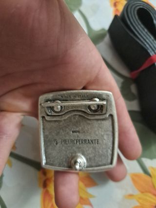 Cintura in pelle nera fibbia ancora