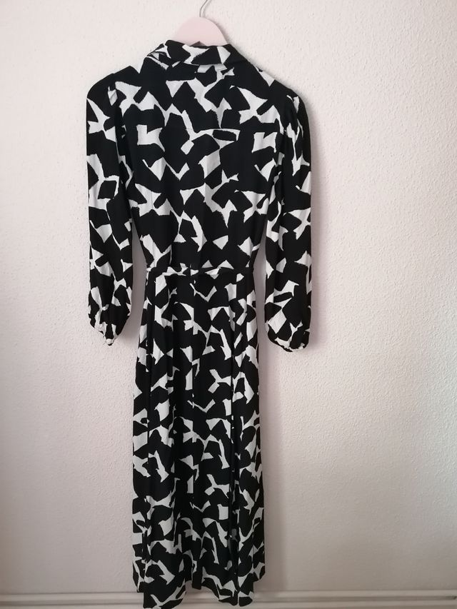Vestido midi Zara blanco y negro