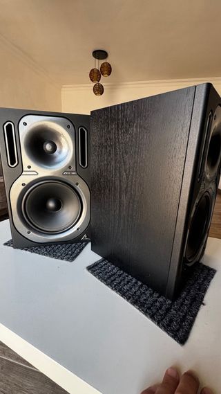 Monitores estudio Behringer B2031A