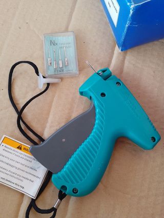 Pistola etiquetadora + agujas