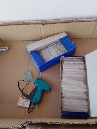 Pistola etiquetadora + agujas