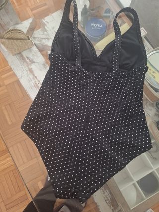 Bañador Oysho lunares negro