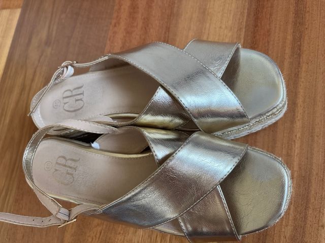 Sandalias plataforma esparto doradas