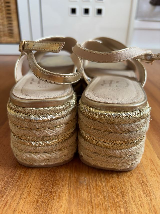 Sandalias plataforma esparto doradas