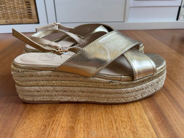 Sandalias plataforma esparto doradas