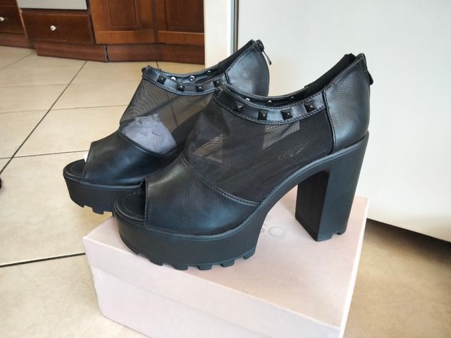 Sandali neri platform con zeppa