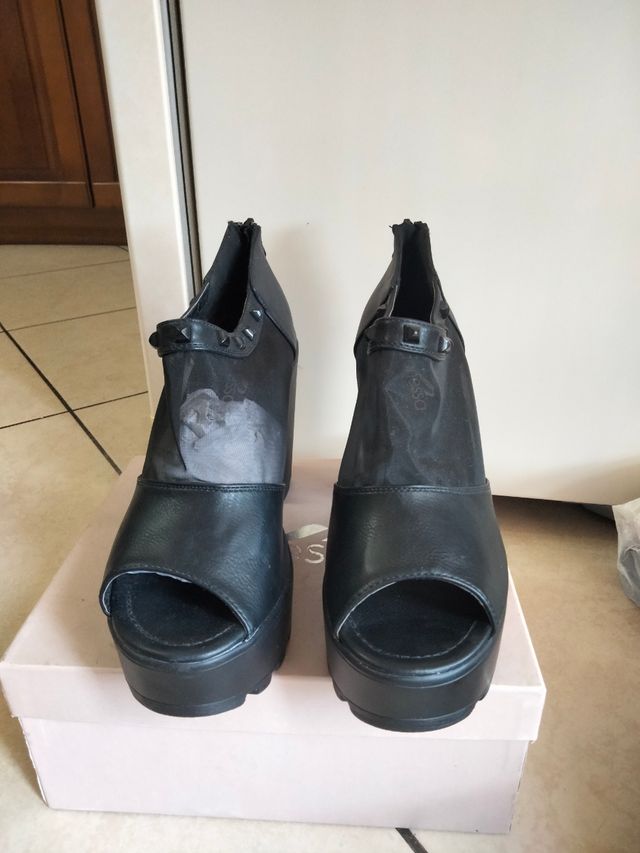 Sandali neri platform con zeppa