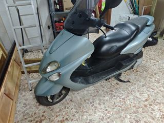 Yamaha Majesty 125cc: Scooter usado.