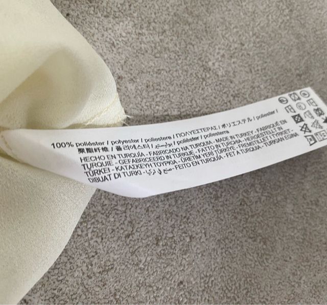 Blusa de Zara blanca semitransparente. Talla XS