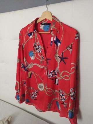 Camisa Zara roja raso