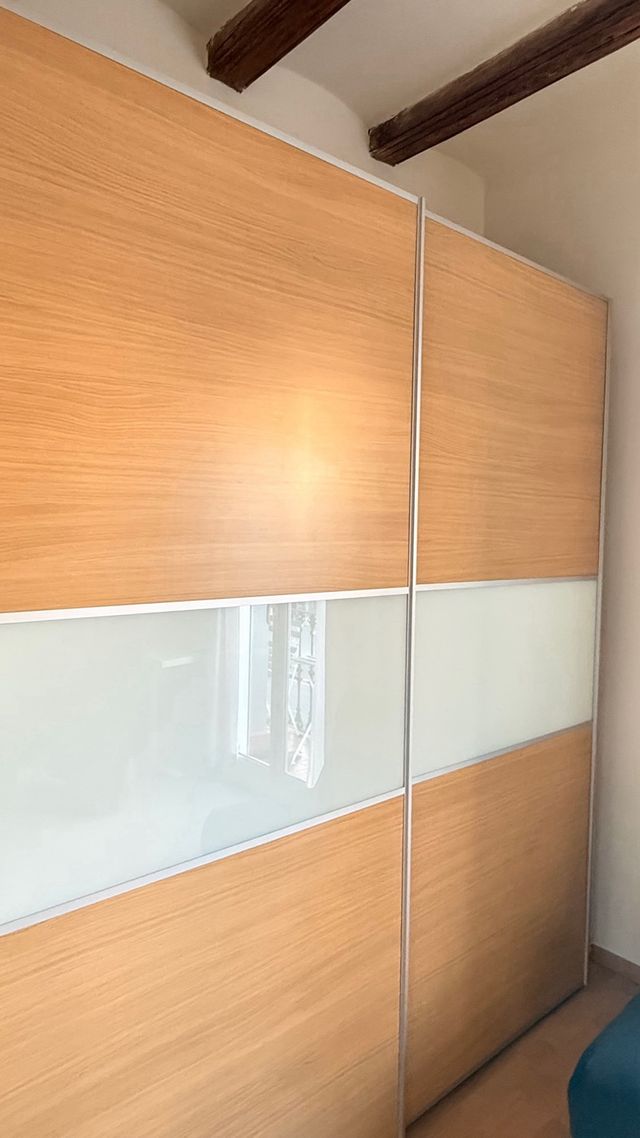 Armario 3 puertas correderas
POBLENOU (Barcelona)