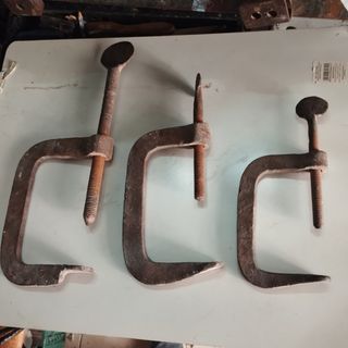 3 Stringenti antichi in ferro