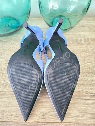 Zapato tacón destalonado azul grisaceo zara