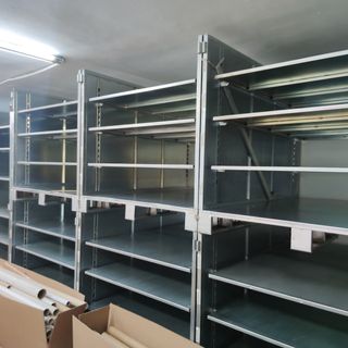 Estanterías metálicas