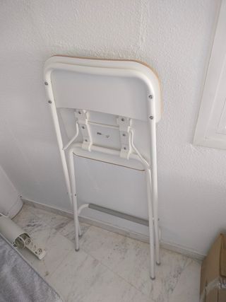 2Sillas altas blancas plegables(precio por unidad)