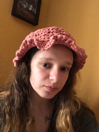 Sombrero crochet rosa coral