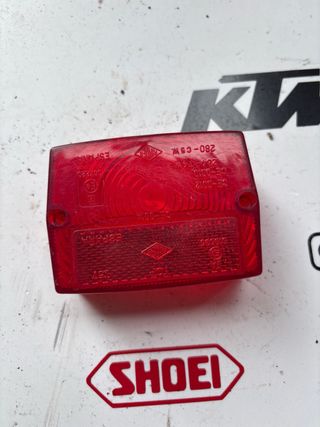 Tulipa trasera motogac roja