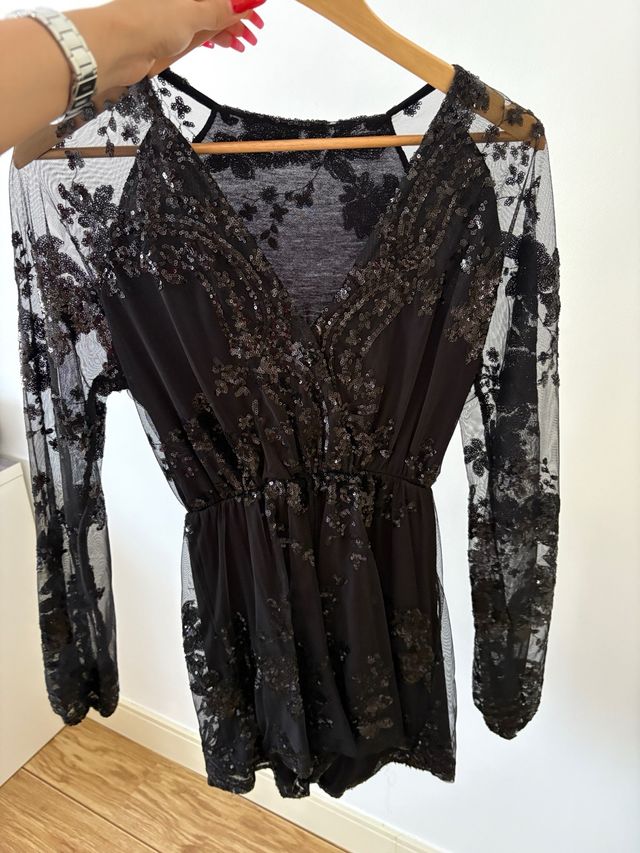 Mono negro fiesta lentejuelas