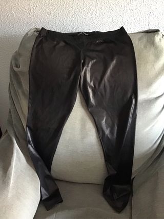Leggings negros efecto cuero
