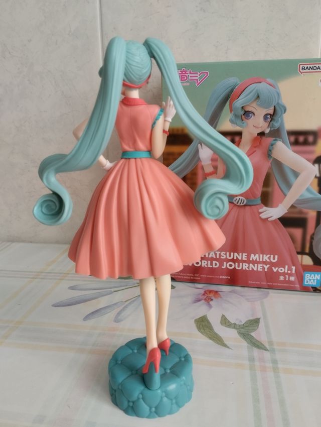 Figura Hatsune Miku World Journey
