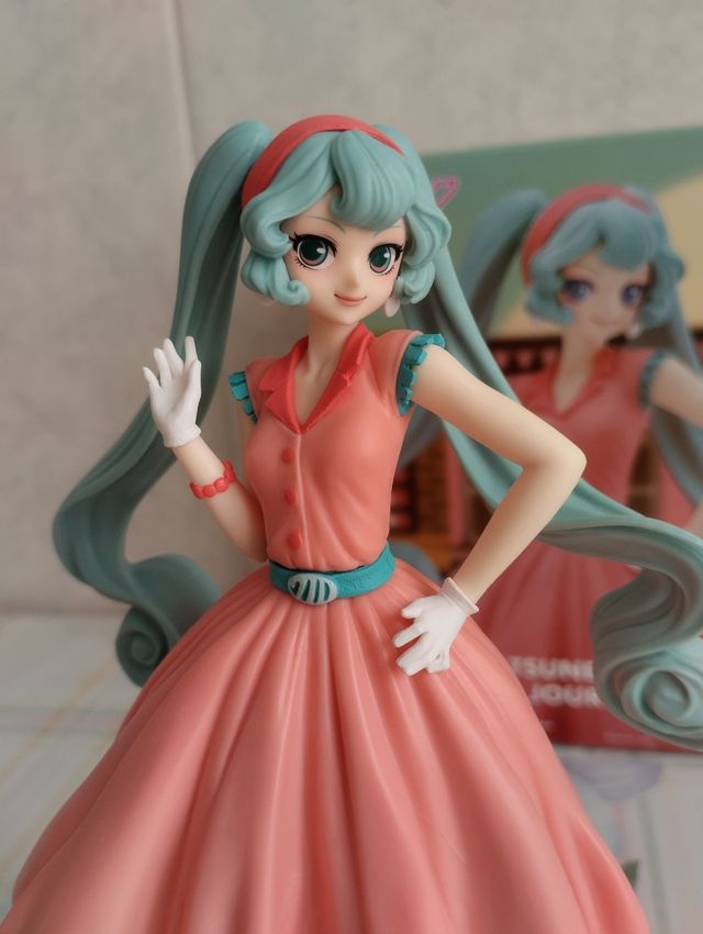 Figura Hatsune Miku World Journey