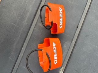 Protectores bomba freno KTM