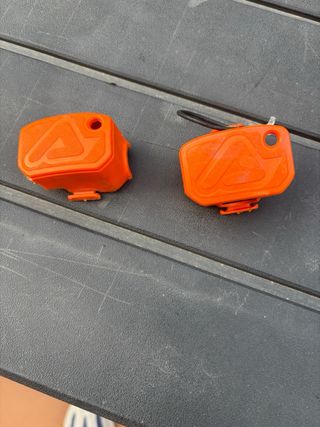 Protectores bomba freno KTM