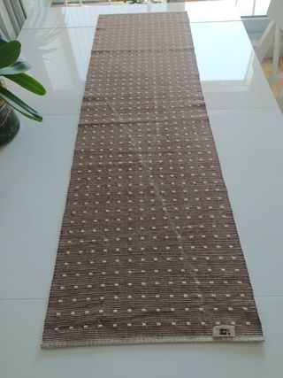 Camino de mesa beige banak