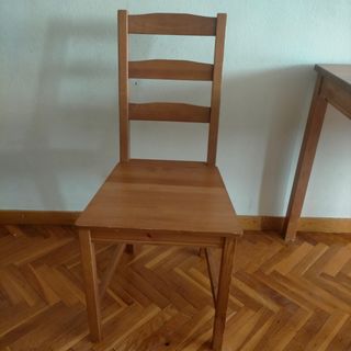 Mesa y 4 sillas Ikea - Madera
