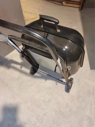 Barbacoa plegable con ruedas