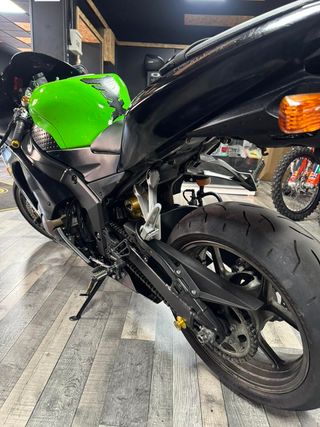 KAWASAKI NINJA ZX6R 2006 . (25kw en ficha)