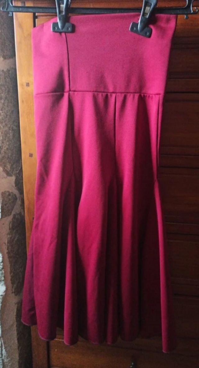 Falda burdeos niña - ensayo
Baile flamenco