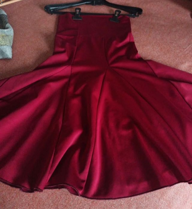 Falda burdeos niña - ensayo
Baile flamenco