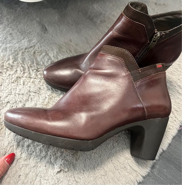 Botines Callaghan Marrón