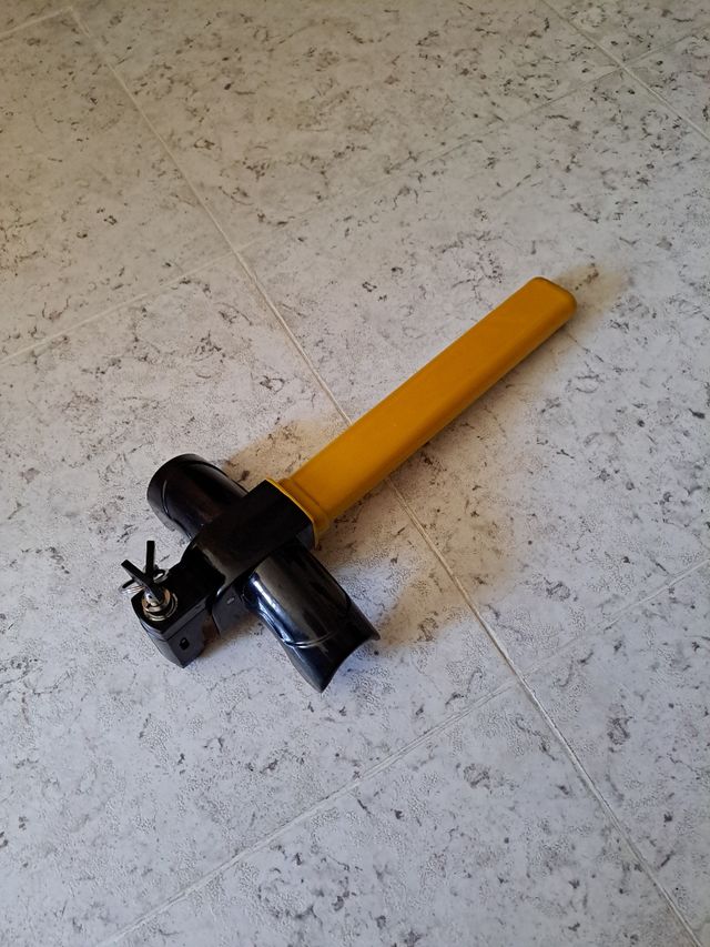 Antirrobo manillar coche