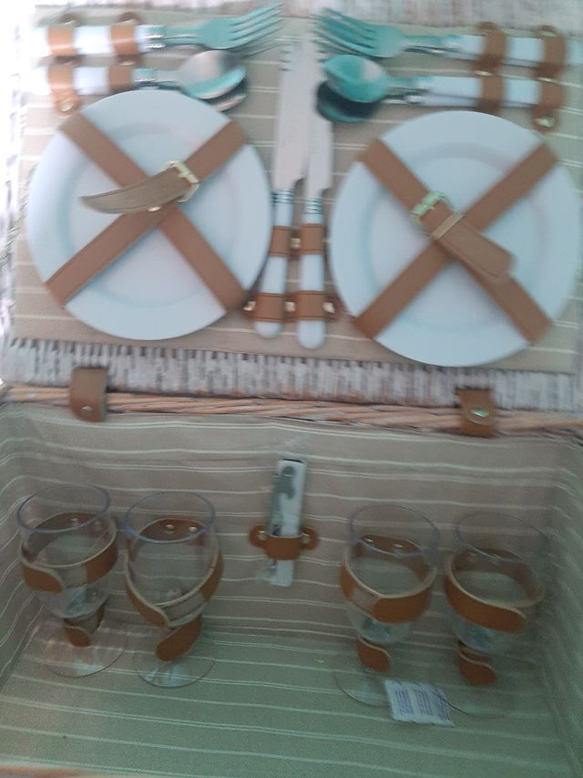 Cesta pícnic mimbre 4 personas