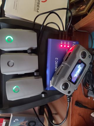 DJI Mavic 2 Zoom + Fly More Combo